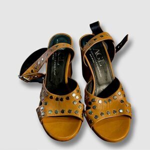 Attilio Gusti Leombruni (AGL) - Italian made brown leather pumps